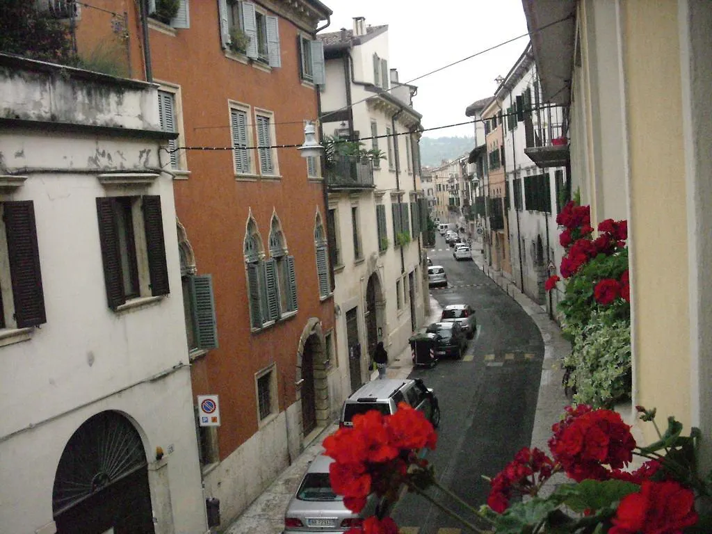 A Casa Di Luca Otel Verona Konukevi