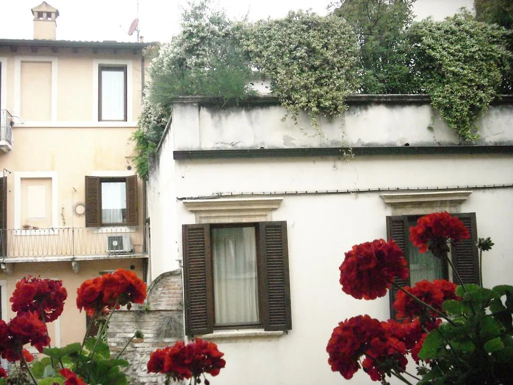 Konukevi A Casa Di Luca Otel Verona İtalya