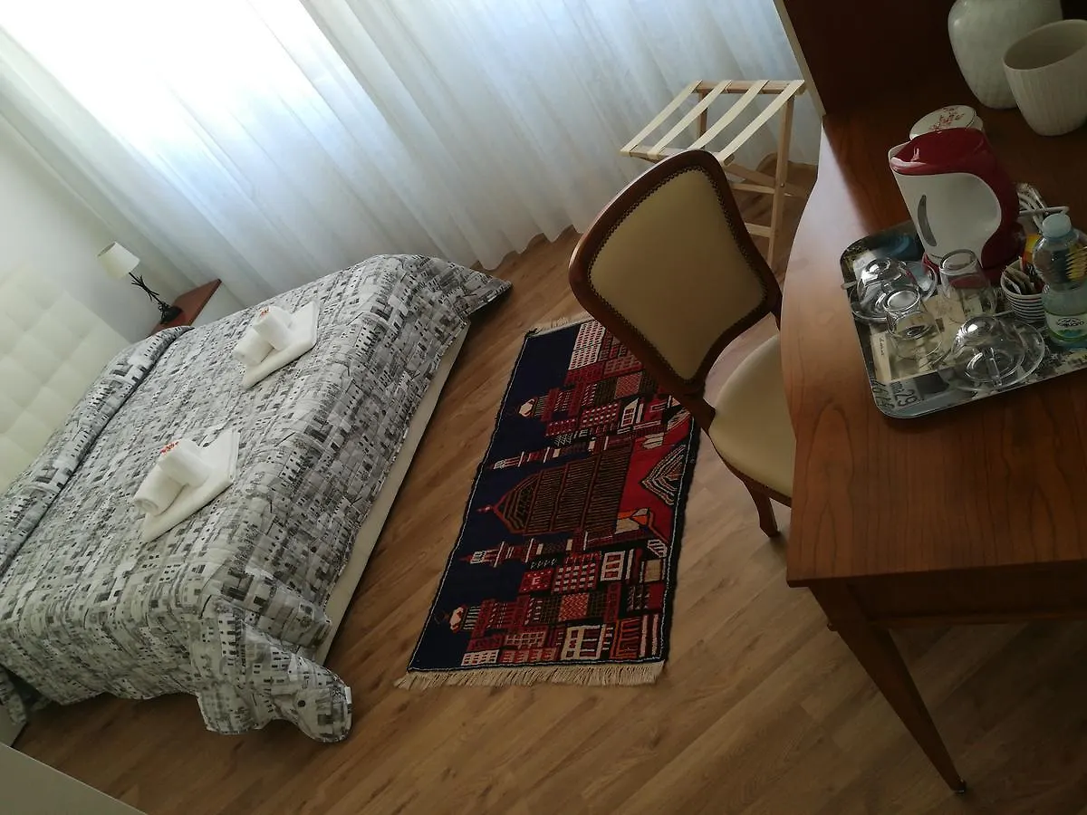 A Casa Di Luca Otel Verona 0*,
